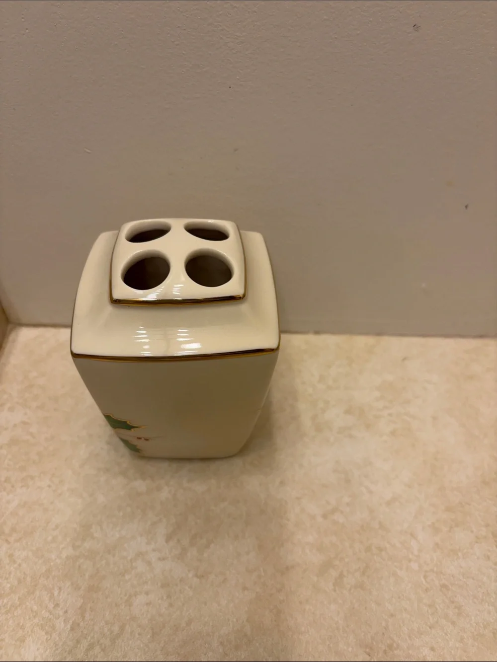 Lenox Holiday Nouveau Ceramic Bath Accessory Set in Ivory and Gold